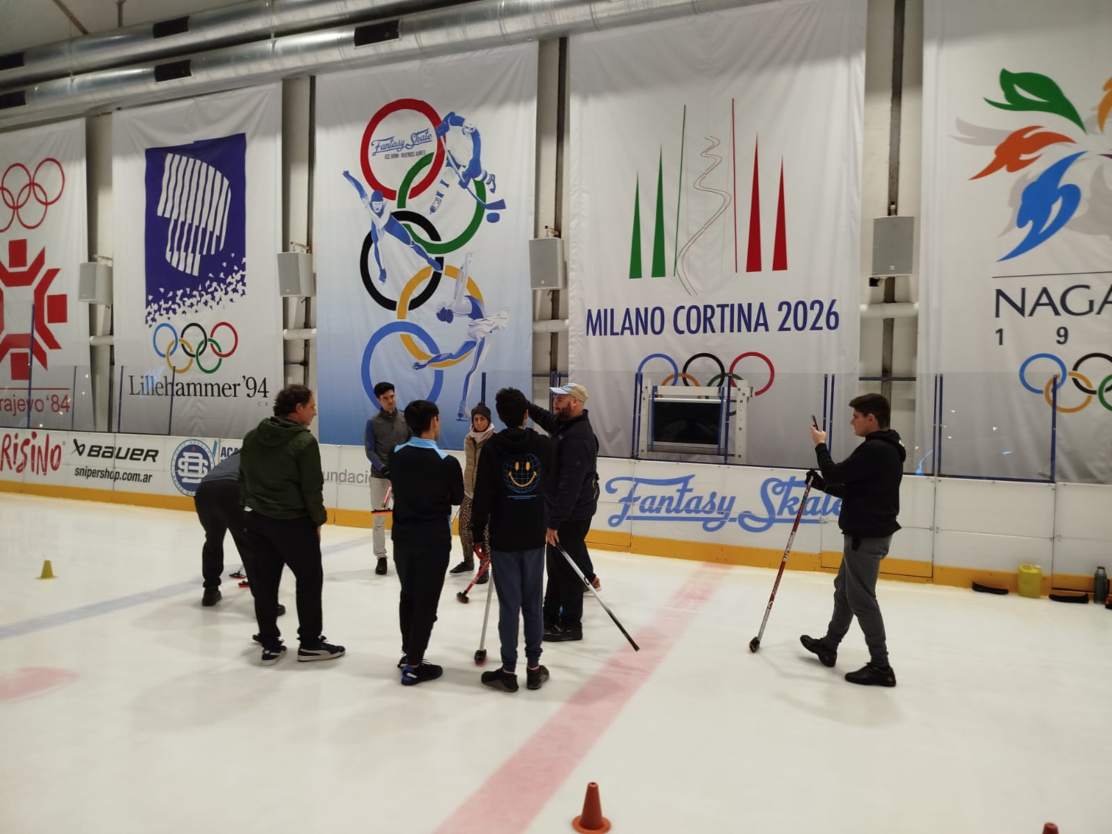 Visita de Matt Gallo jugador argentino que juega en el New Jersey Curling Club.